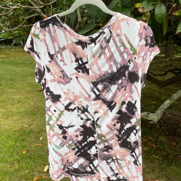 Simply Vera rayon beautiful and comfortable short sleeve shirt. Size L - Picture 2 of 3